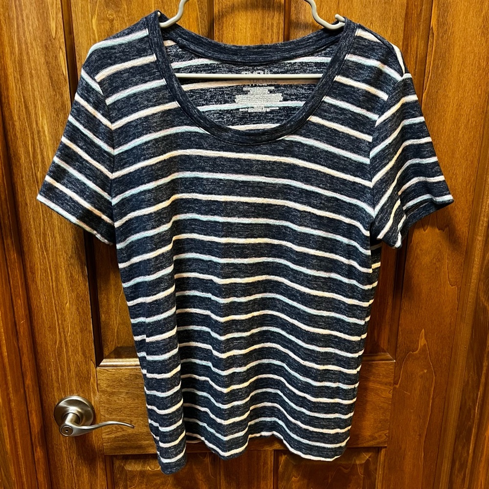 Women’s Time And Tru Shirt Blue Large